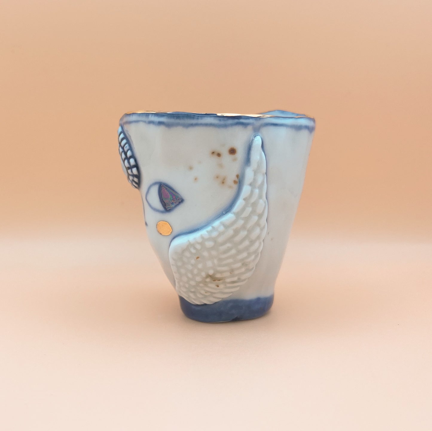 Shy Wing Head Cup