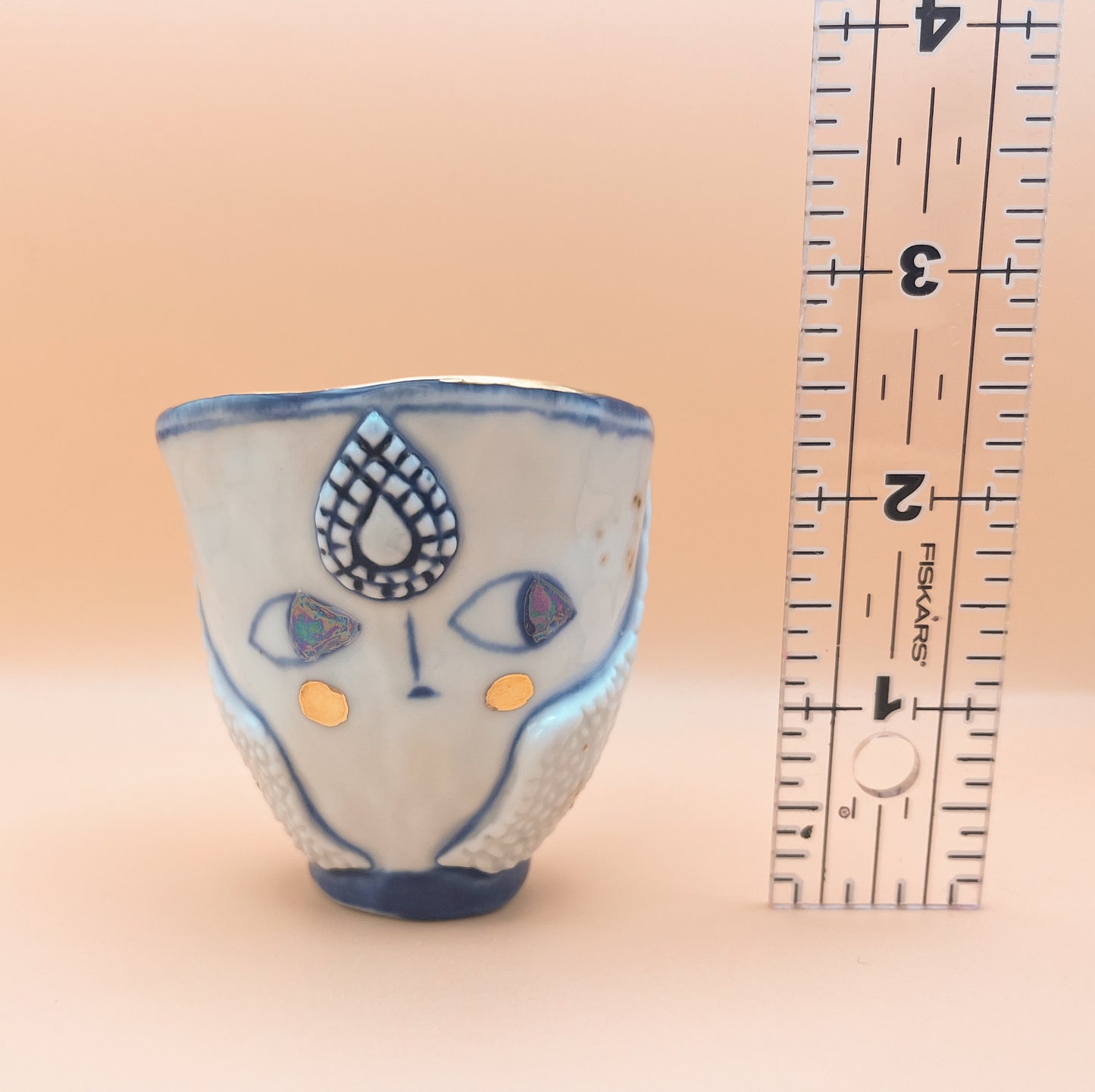 Shy Wing Head Cup